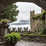 La Tour De Bed & Breakfast