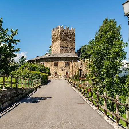 La Tour De Bed & Breakfast