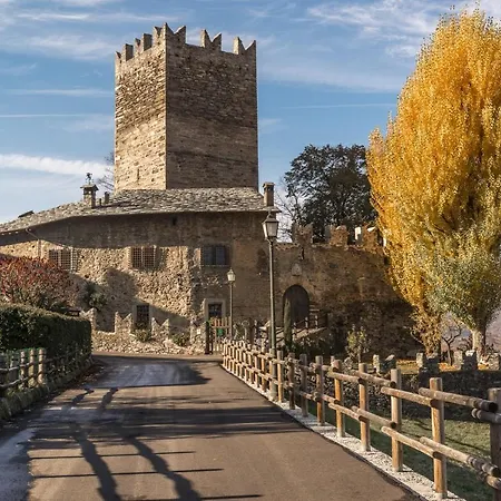 La Tour De Bed & Breakfast 4*