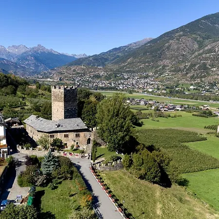 La Tour De Bed & Breakfast