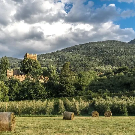 La Tour De Bed & Breakfast