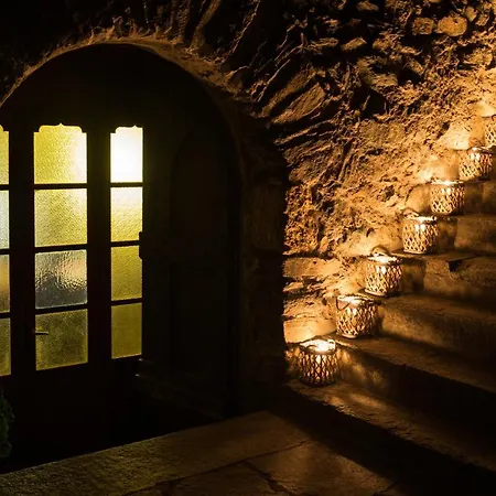 La Tour De Bed & Breakfast