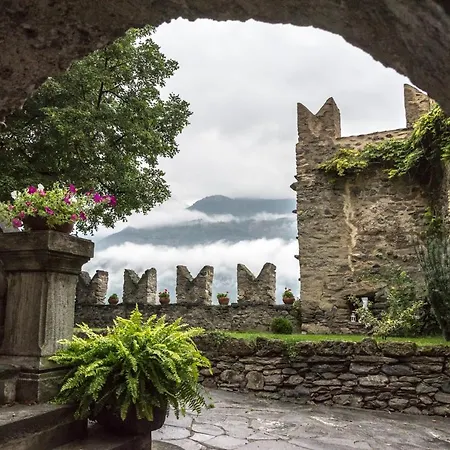 La Tour De Bed & Breakfast