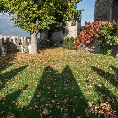 La Tour De Bed & Breakfast