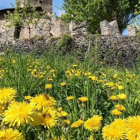 La Tour De 4* Jovencan