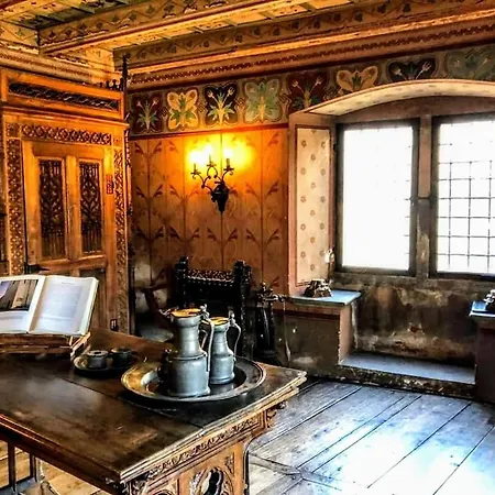 La Tour De Bed & Breakfast Jovencan