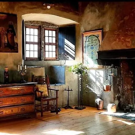 La Tour De Bed & Breakfast