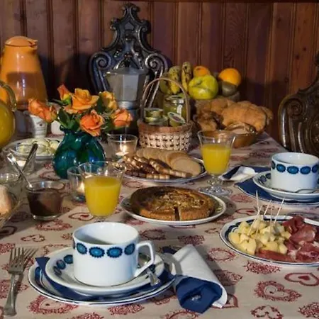 Bed & Breakfast La Tour De 4*