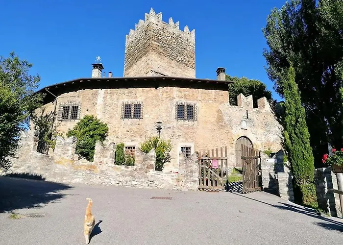 La Tour De Bed & Breakfast 4*