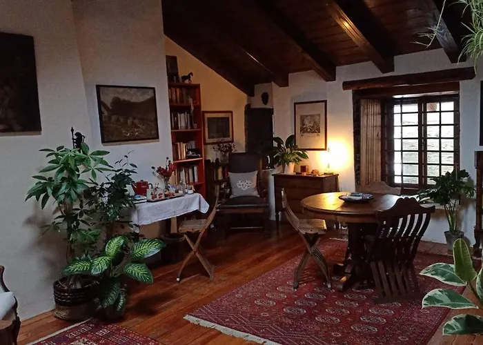 La Tour De Bed & Breakfast 4*