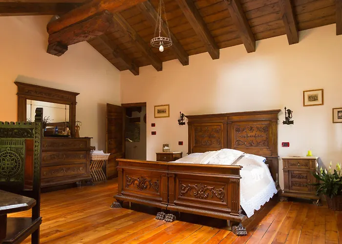 Bed & Breakfast La Tour De Jovencan